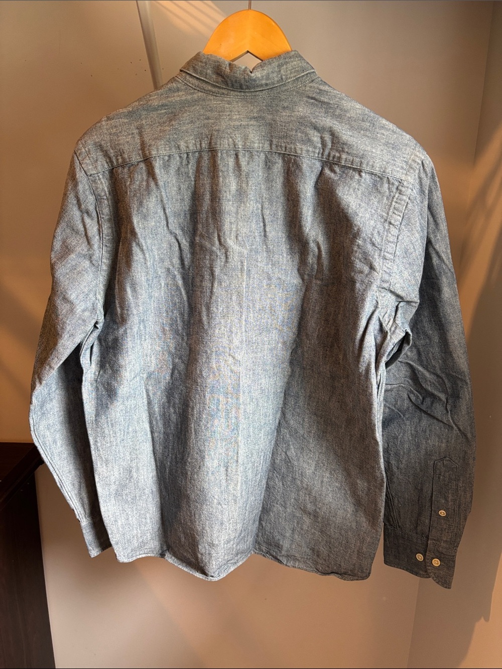 Levi's Men's Casual Button-Down Shirt in Denim Blue - Picture 3 of 7